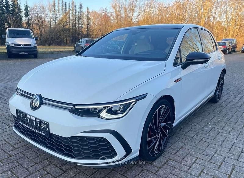 Bianco Usata 2023 VW Golf Style Berlina | 29.500 € (Ottimo prezzo) - Immagine 1/4