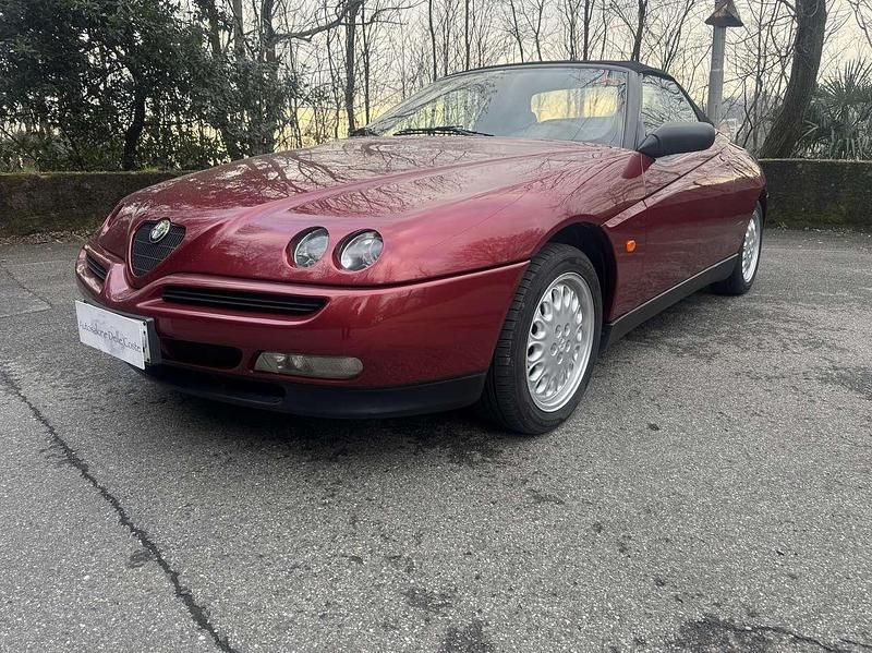Usata Alfa Romeo Spider Lusso 150 CV (110 kW) 1995 Rosso Cabrio