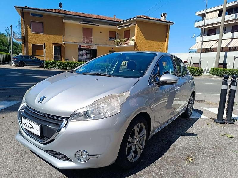 Usata Peugeot 208 Allure 82 CV (60 kW) 2014 Argento Utilitaria