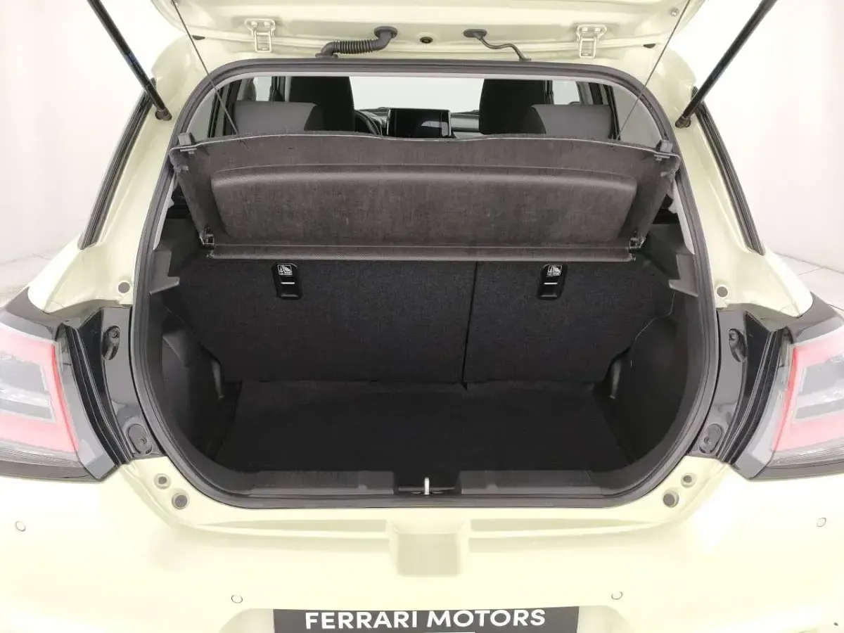 Usata Suzuki Swift 83 CV (61 kW) 2025 Verde hawaii met Utilitaria