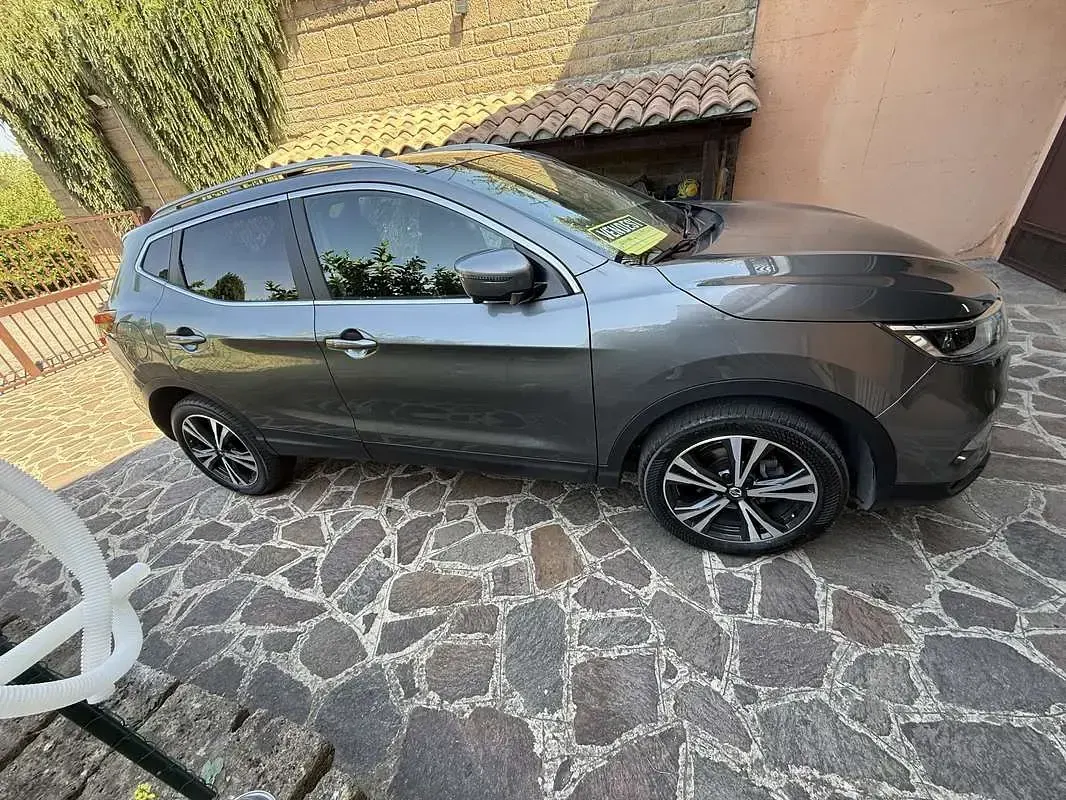 Usata Nissan Qashqai N-Connecta 116 CV (85 kW) 2019 Grigio SUV