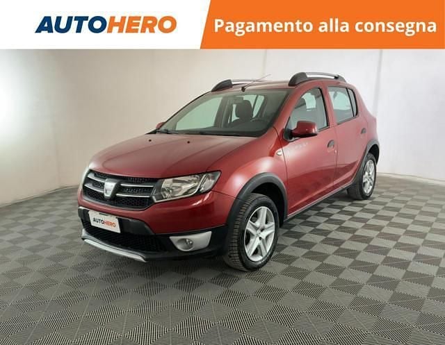 Rosso Usata 2016 Dacia Sandero Prestige Due volumi | 9799 € (Buon prezzo) - Immagine 1/2