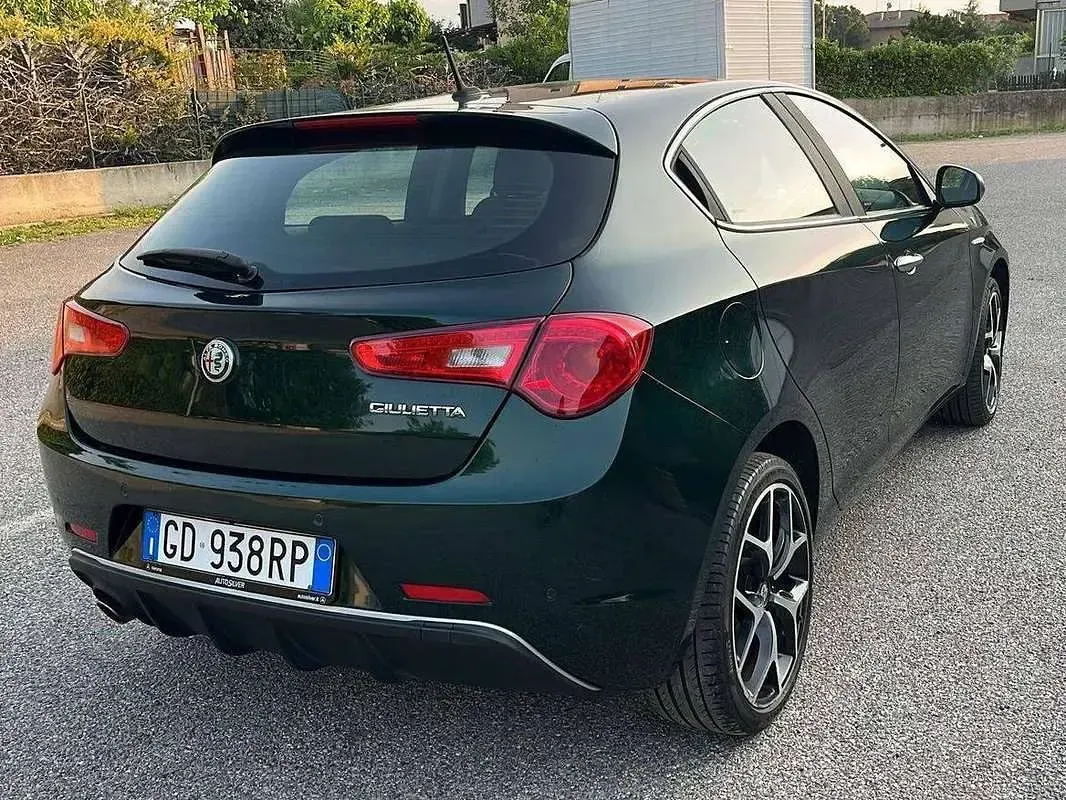 Usata Alfa Romeo Giulietta 120 CV (88 kW) 2021 Verde Berlina