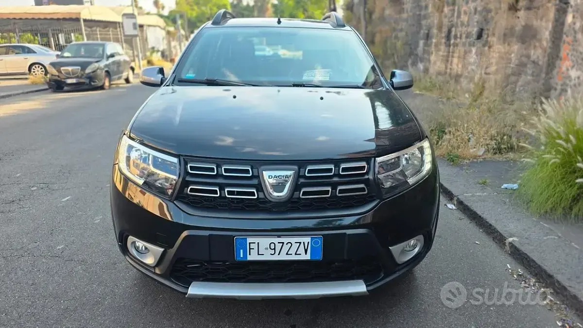 Usata Dacia Sandero 90 CV (66 kW) 2017 Nero Berlina