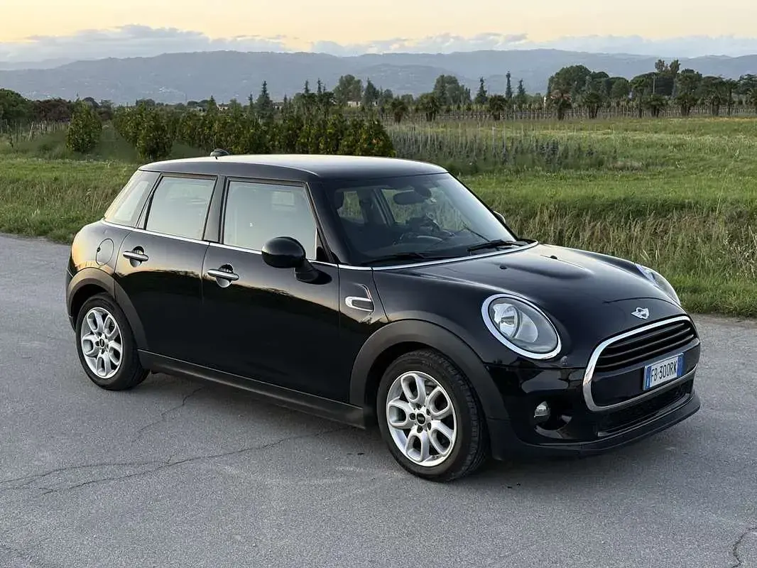 Usata Mini Cooper D Business 116 CV (85 kW) 2015 Utilitaria