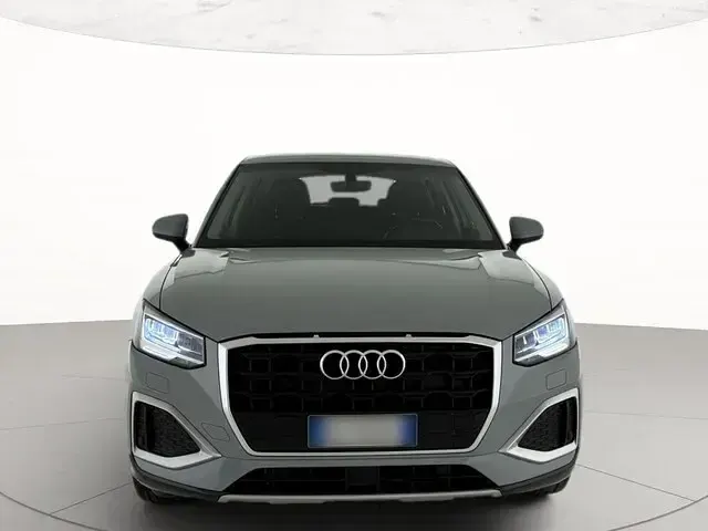 Usata Audi Q2 Advanced Plus 116 CV (85 kW) 2021 Grigio freccia perla SUV