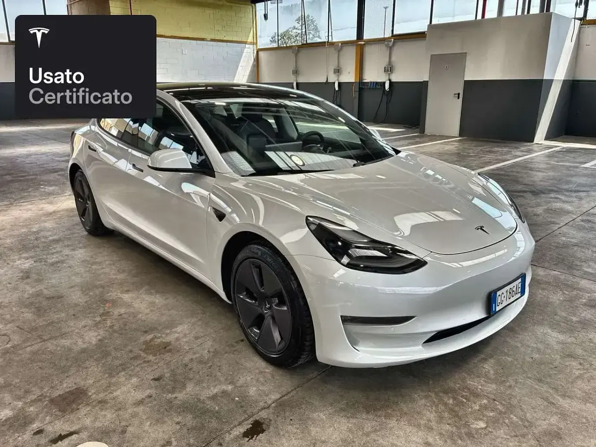 Usata Tesla Model 3 Long Range AWD 324 kW (441 CV) 2021 Pearl white multicoat Berlina
