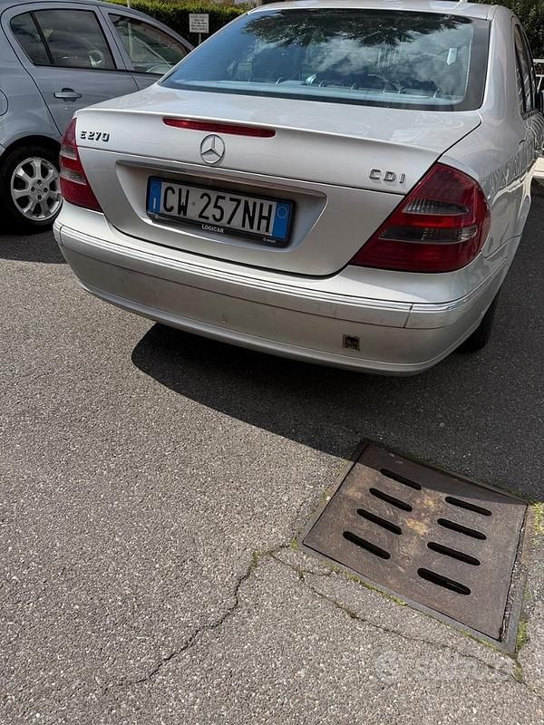 Usata Mercedes E270 177 CV (130 kW) 2005 Berlina