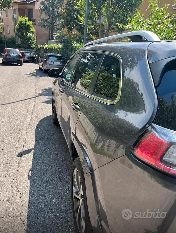 Usata Jeep Cherokee Overland 200 CV (147 kW) 2019 Grigio SUV