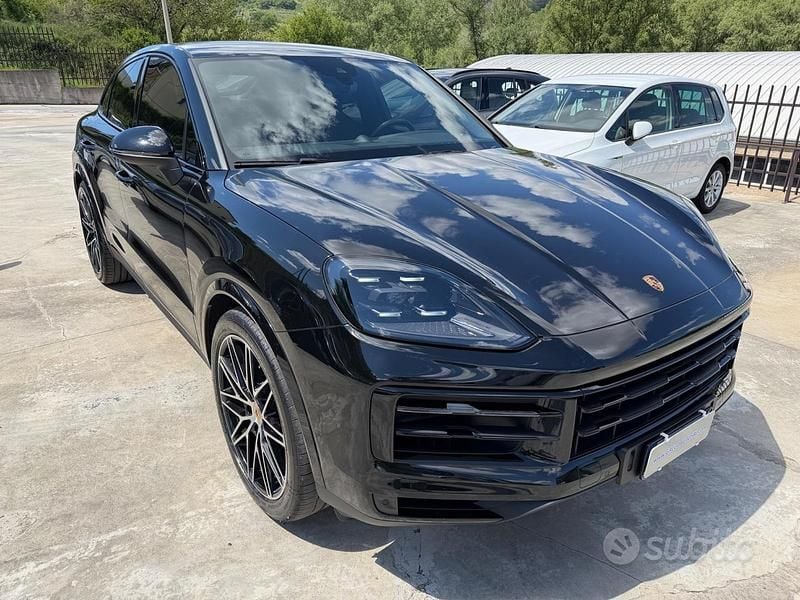 Gebraucht Porsche Cayenne 353 PS (259 kW) 2024 Schwarz SUV