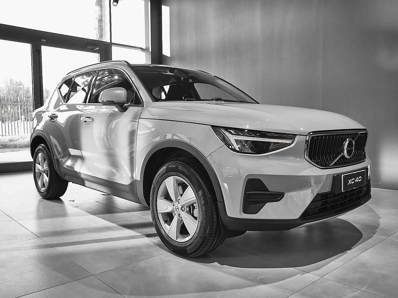 Nuova Volvo XC40 163 CV (119 kW) 2026 Cloud blue SUV