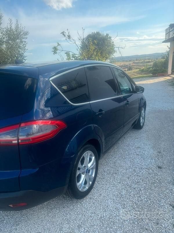 Begagnad Ford S-MAX Titanium 163 HK (119 kW) 2011 Blå Minibuss