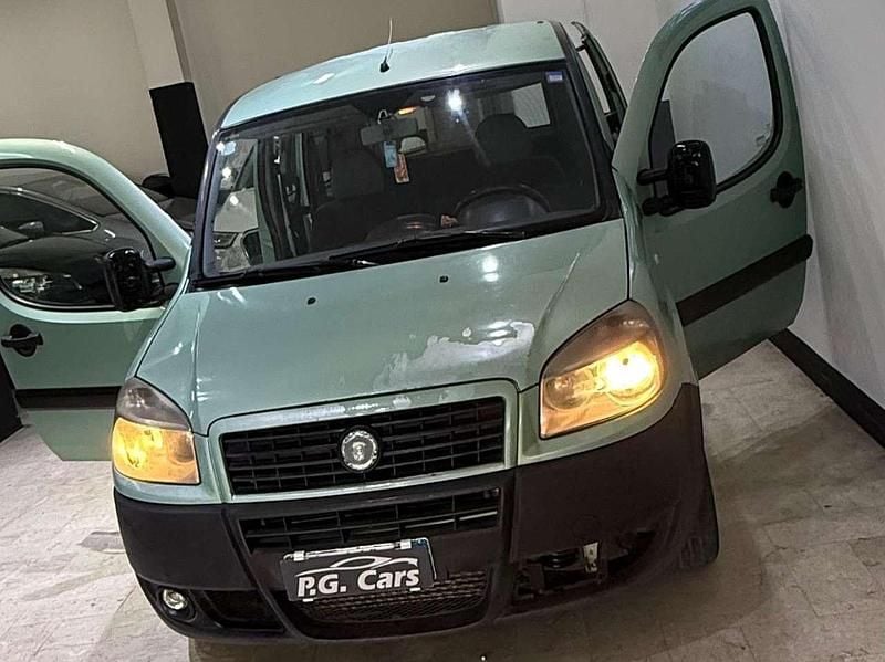 Käytetty Fiat Doblò Family 85 HP (62 kW) 2008 Vihreä Tila-auto