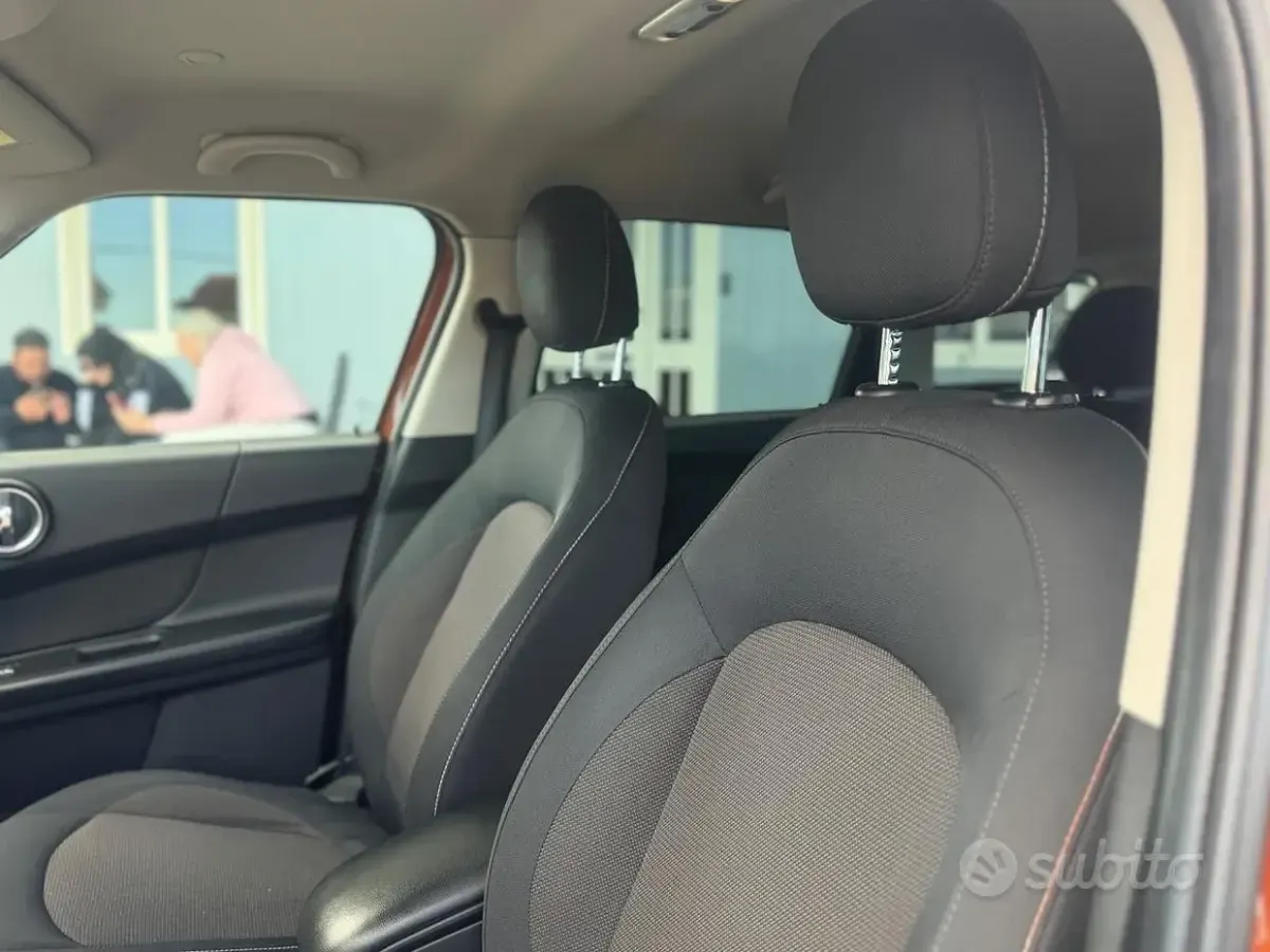 Usata Mini Cooper D Countryman Hype 150 CV (110 kW) 2017 Arancione SUV