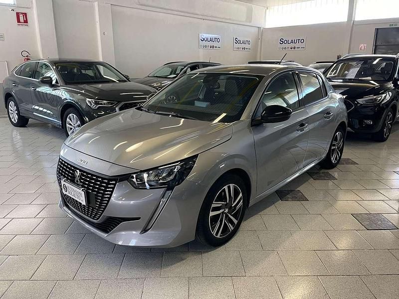 Usata Peugeot 208 Allure 101 CV (74 kW) 2023 Argento Utilitaria