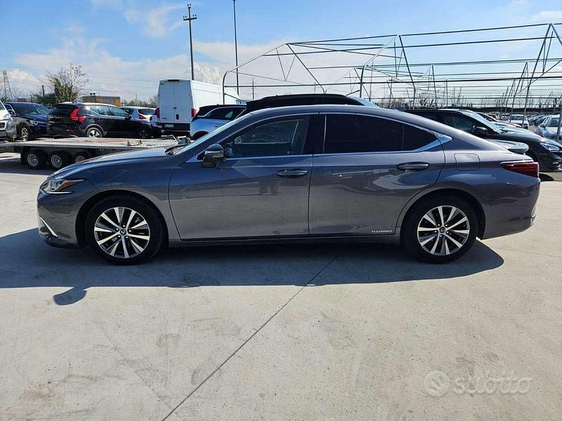 Usata Lexus ES300 Business Edition 2019 Grigio Berlina