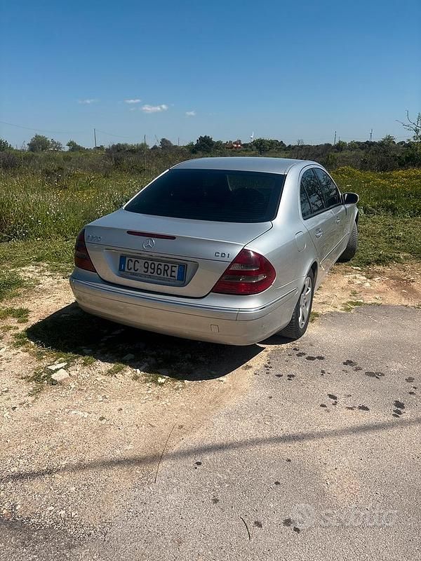 Usata Mercedes E270 177 CV (130 kW) 2002 Berlina