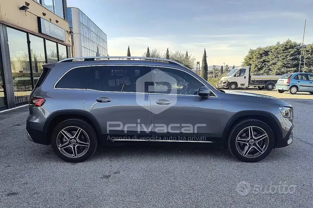 Usata Mercedes GLB200 Premium 150 CV (110 kW) 2023 Grigio SUV