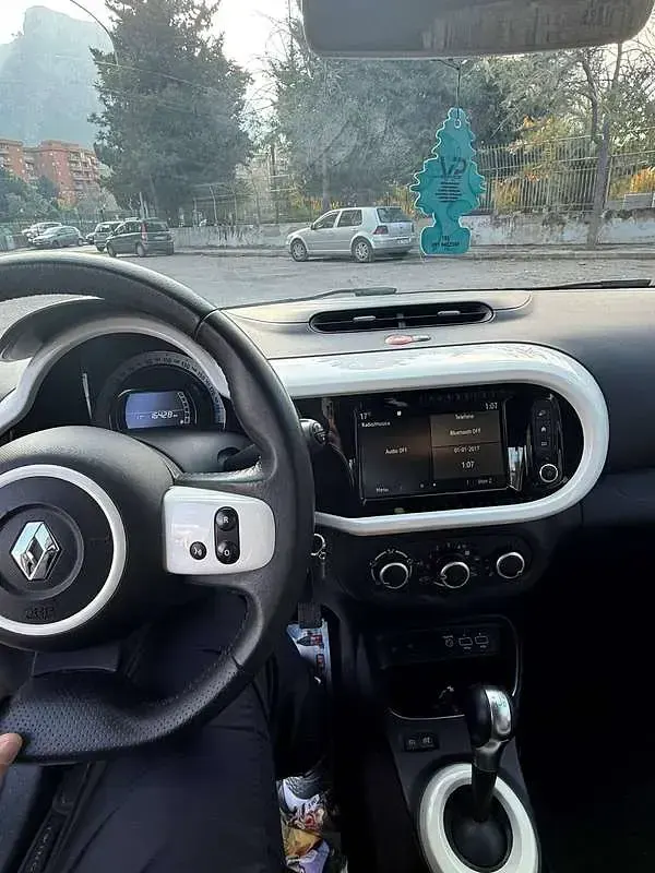 Usata Renault Twingo Zen 30 kW (42 CV) 2021 Rosso Utilitaria