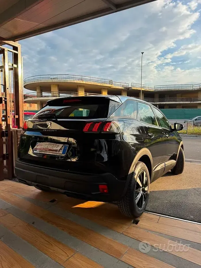 Usata Peugeot 3008 Allure 131 CV (96 kW) 2022 Nero SUV