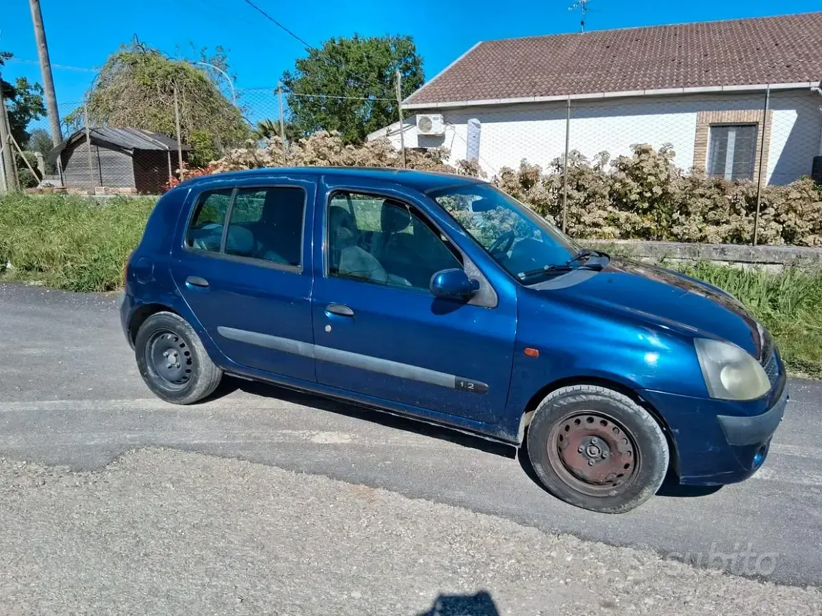 Usata Renault Clio 58 CV (42 kW) 2002 Berlina