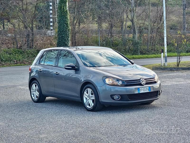 Marrone Usata 2009 VW Golf VI Tre volumi | 4300 € (Buon prezzo) - Immagine 1/4