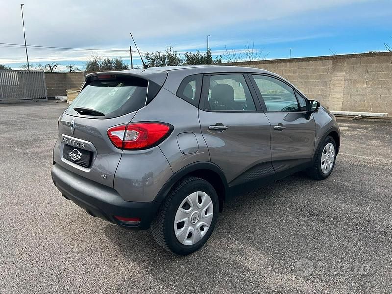 Usata Renault Captur 90 CV (66 kW) 2016 Grigio SUV