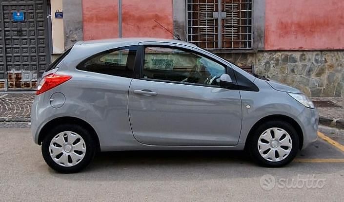 Usata Ford Ka 69 CV (50 kW) 2015 Grigio Utilitaria