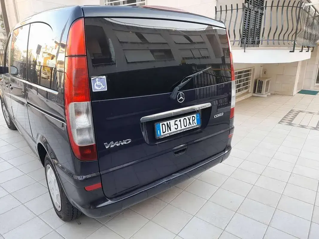 Usata Mercedes Viano 150 CV (110 kW) 2008 Blu/azzurro Monovolume
