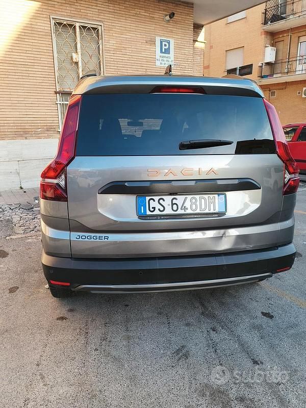 Usata Dacia Jogger Extreme 91 CV (66 kW) 2023 Grigio Monovolume