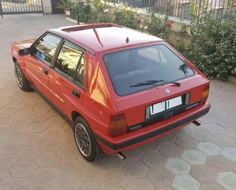 Usata Lancia Delta 181 CV (133 kW) 1988 Rosso Utilitaria
