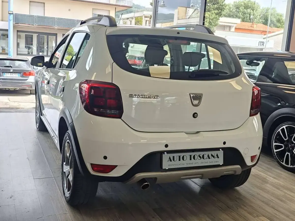 Usata Dacia Sandero Acces 95 CV (69 kW) 2020 Bianco Berlina