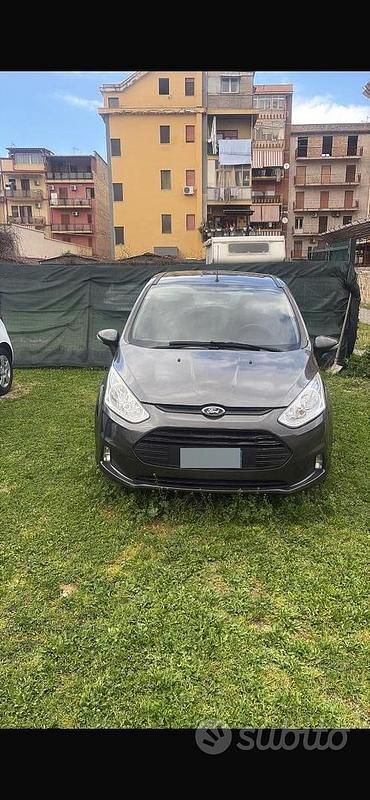 Usata Ford B-MAX 95 CV (69 kW) 2016 Grigio Monovolume