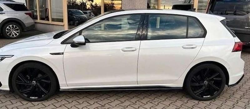 Usata VW Golf VIII R-line 150 CV (110 kW) 2023 Bianco Berlina
