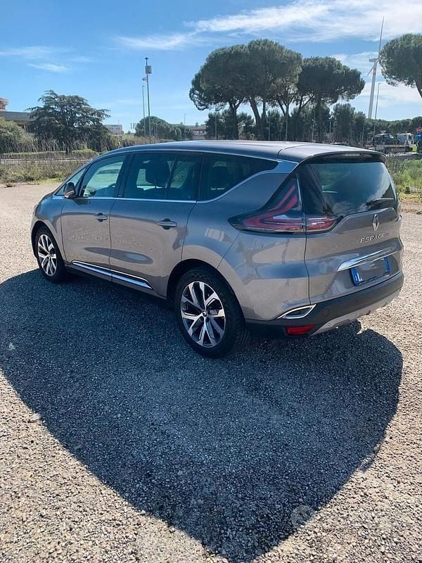 Usado Renault Espace 160 CV (117 kW) 2018 Gris Monovolumen