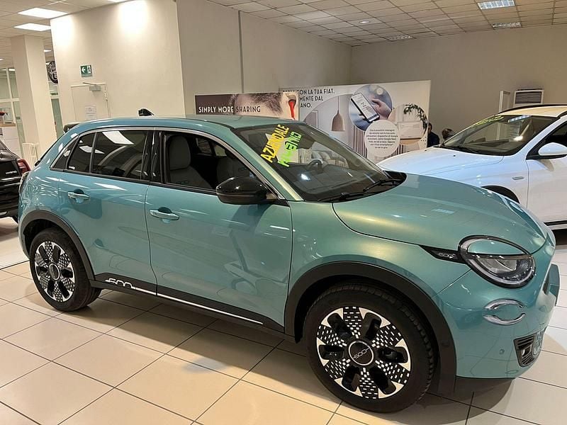 Usata Fiat 600 La Prima 101 CV (74 kW) 2025 Azzurro SUV