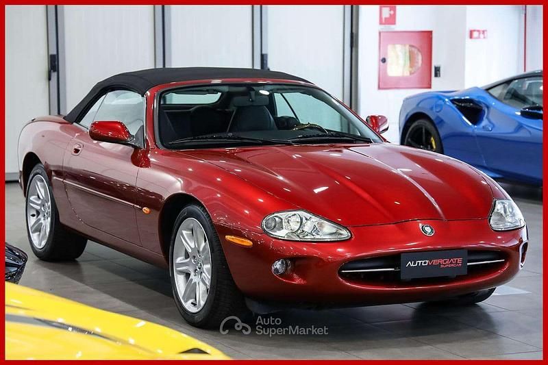 Usata Jaguar XK 284 CV (208 kW) 1997 Rosso Cabrio