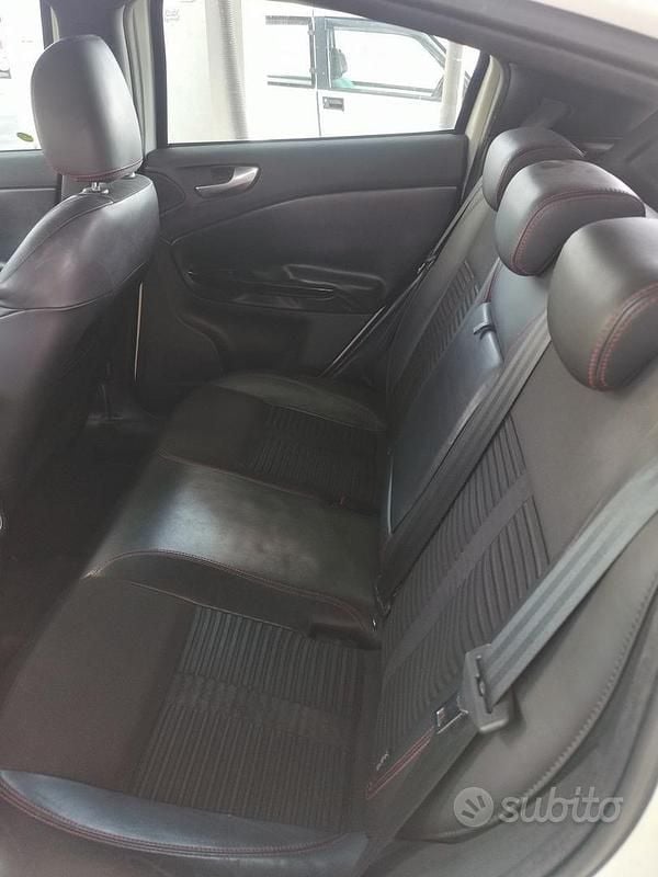 Usata Alfa Romeo Giulietta Exclusive 105 CV (77 kW) 2010 Bianco Berlina