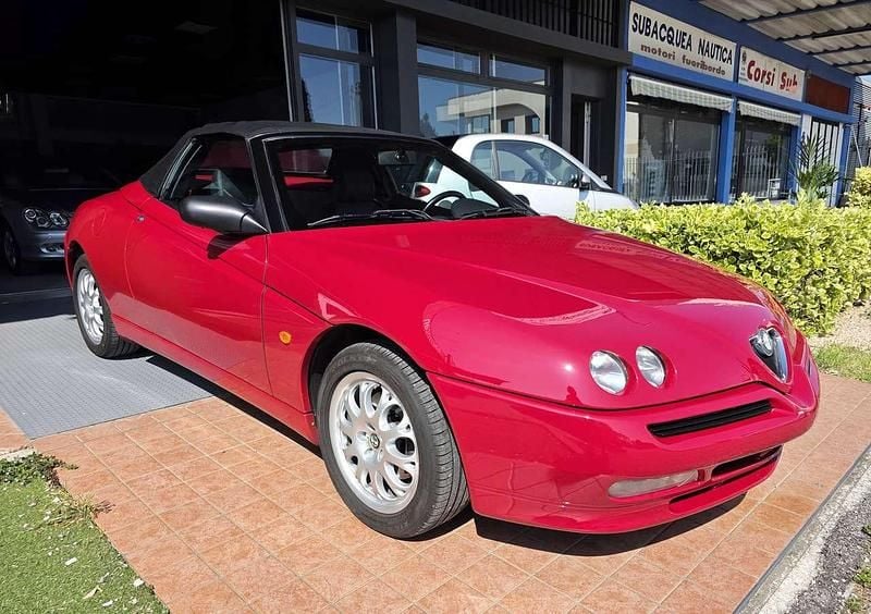 Usata Alfa Romeo Spider 150 CV (110 kW) 2004 Rosso Cabrio