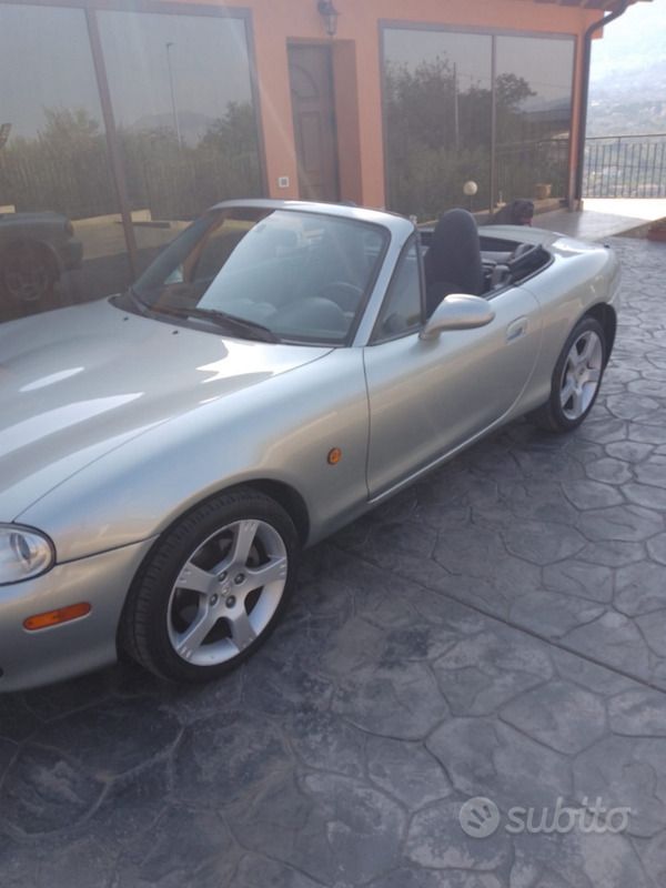 Grigio Usata 2005 Mazda MX5 Cabrio | 11.500 € - Immagine 1/4