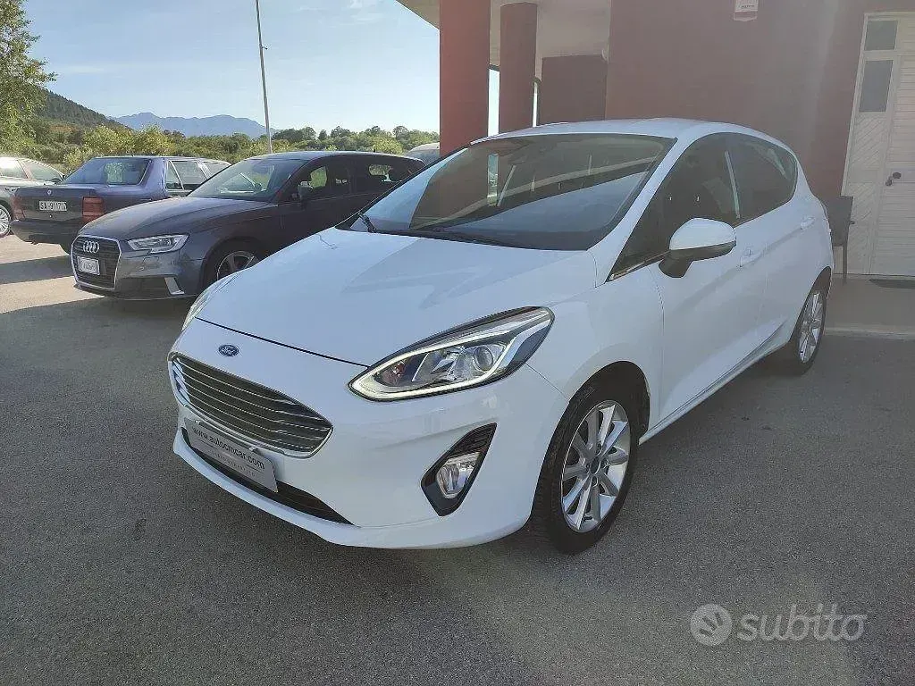Usata Ford Fiesta Titanium 84 CV (61 kW) 2018 Bianco Utilitaria
