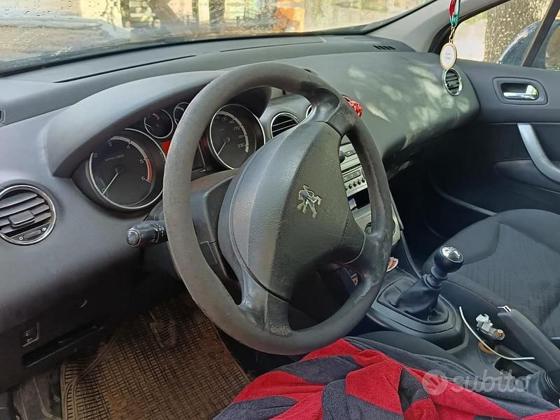 Usata Peugeot 308 110 CV (80 kW) 2008 Nero Station wagon