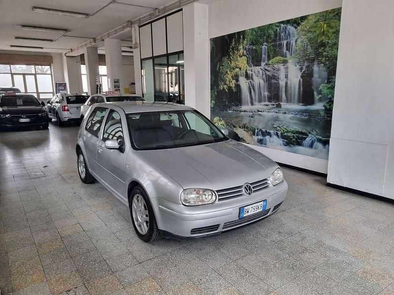 Argento Usata 2002 VW Golf IV Tre volumi | 1800 € (Cara) - Immagine 1/4