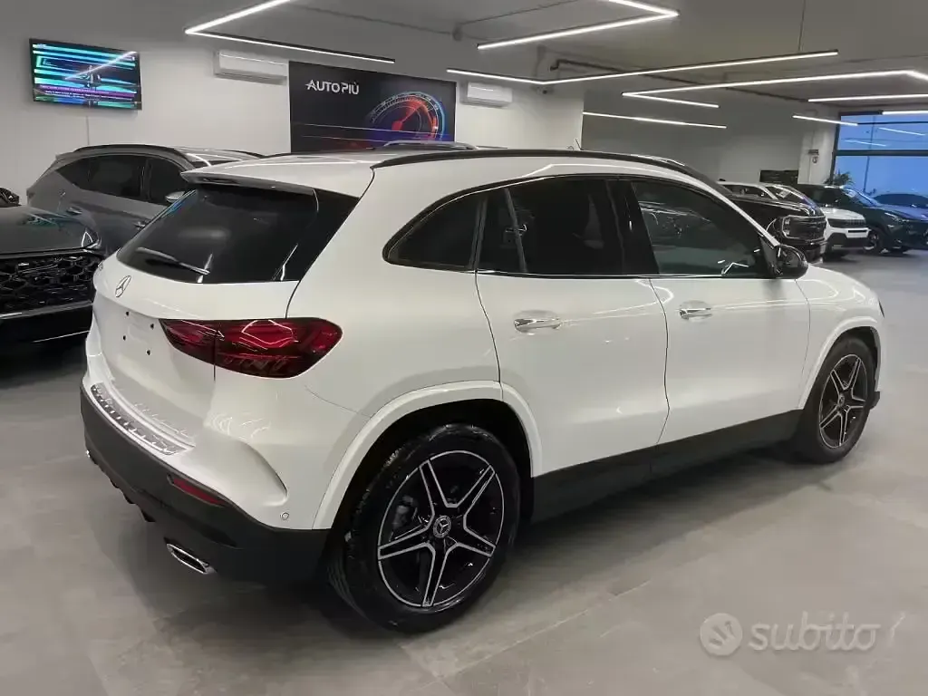 Usata Mercedes GLA200 Premium 150 CV (110 kW) 2024 Bianco SUV