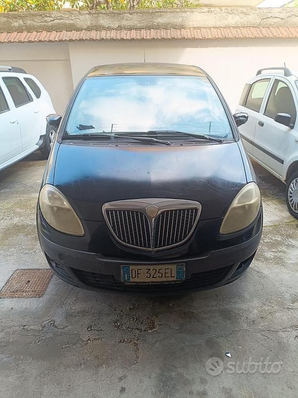 Usata Lancia Musa 69 CV (50 kW) 2007 Marrone Monovolume