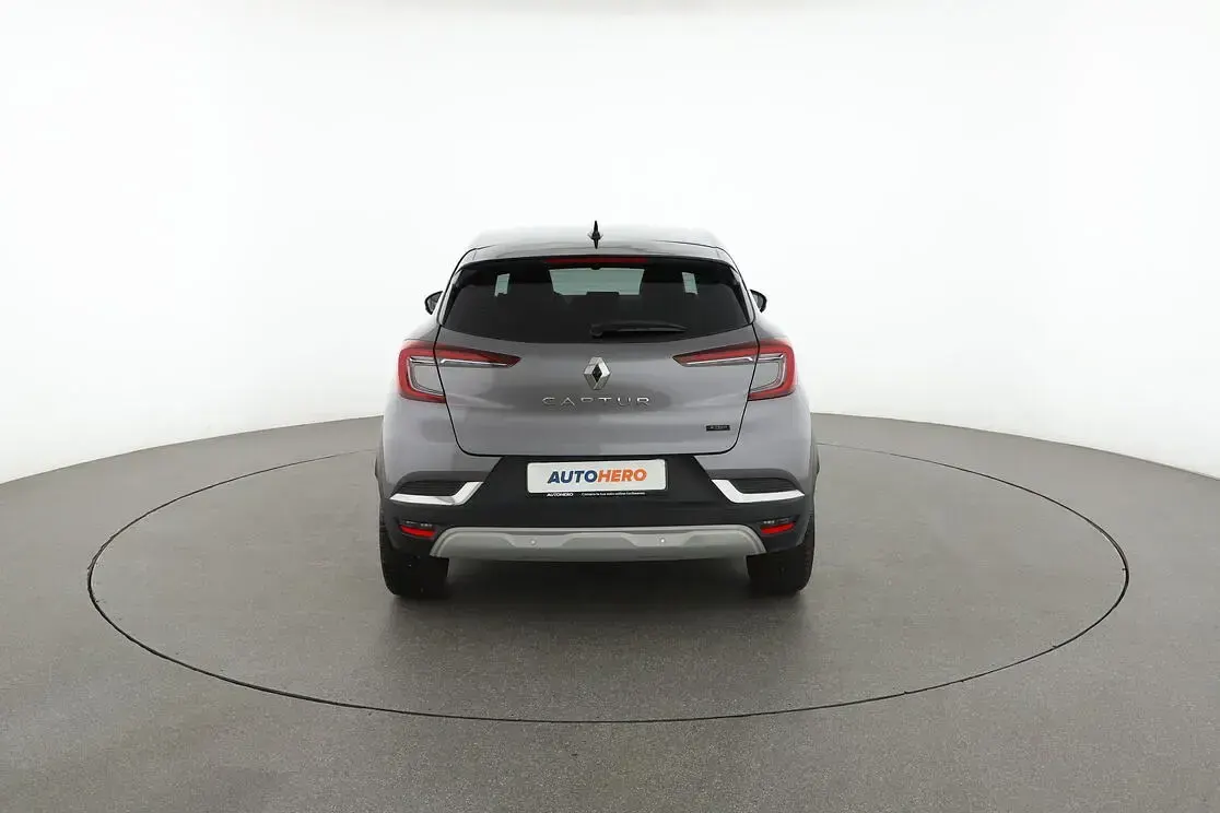 Usata Renault Captur Techno 143 CV (105 kW) 2023 Grigio SUV
