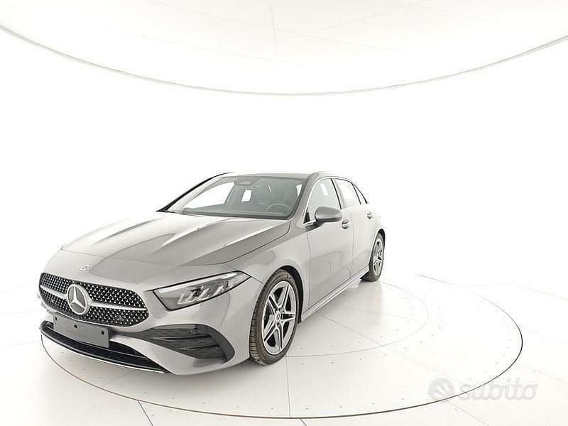 Usata Mercedes A200 AMG line 150 CV (110 kW) 2024 Grigio Berlina