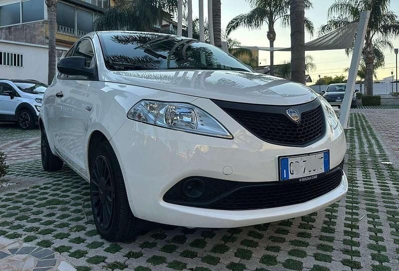 Bianco Usata 2020 Lancia Ypsilon S Due volumi | 10.690 € (Buon prezzo) - Immagine 1/4