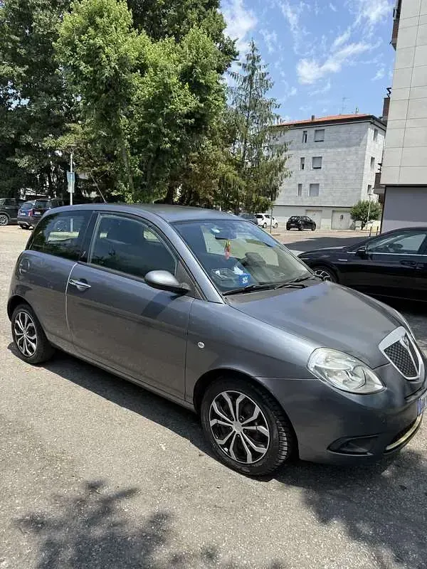Usata Lancia Ypsilon 77 CV (56 kW) 2010 Utilitaria