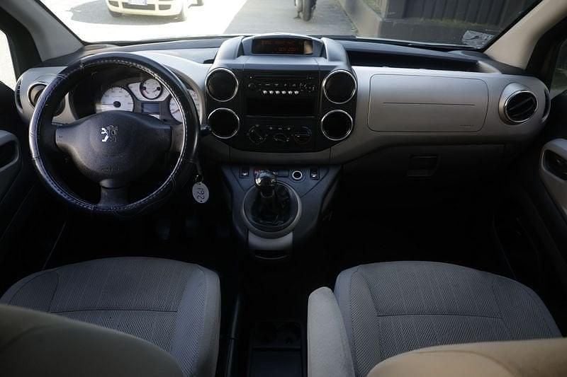 Usata Peugeot Partner Tepee Premium 90 CV (66 kW) 2011 Verde Monovolume